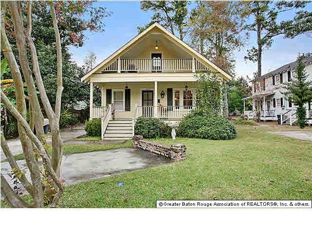 Welcome home!! Such great curb appeal!