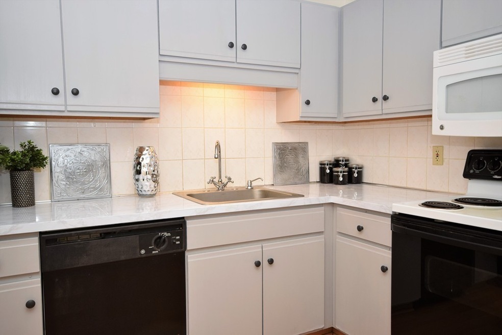 26 Fuller Rd unit 2, Foxboro, MA 02035 - photo 1