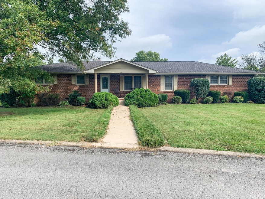 900 Dow Dr, Shelbyville, TN 37160 - photo 1