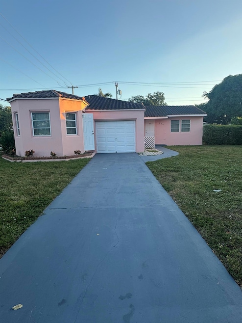 1600 Van Buren St, Hollywood, FL 33020 - photo 1