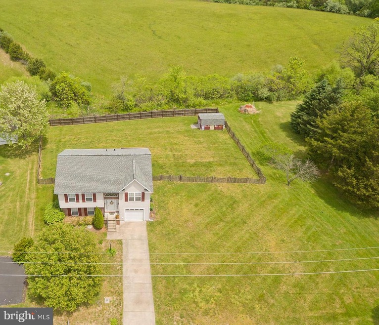 124 Whitfield Cir, Stephens City, VA 22655 - photo 1