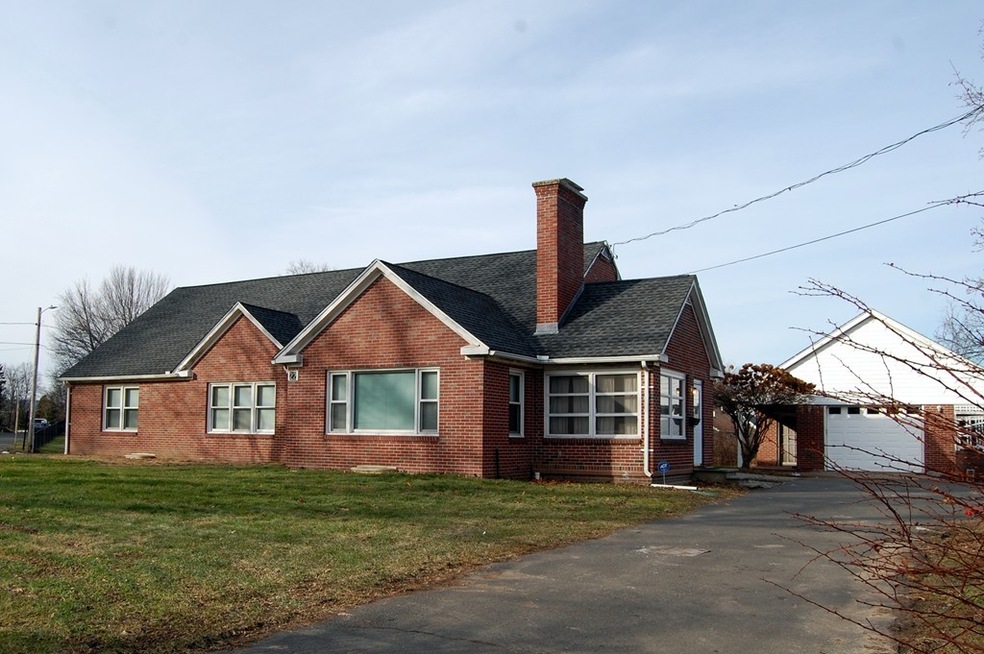 22 Old Pendleton Ave, Chicopee, MA 01020 - photo 1