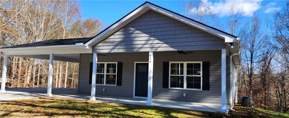 910 W A 115, Walhalla, SC 29691 - photo 1