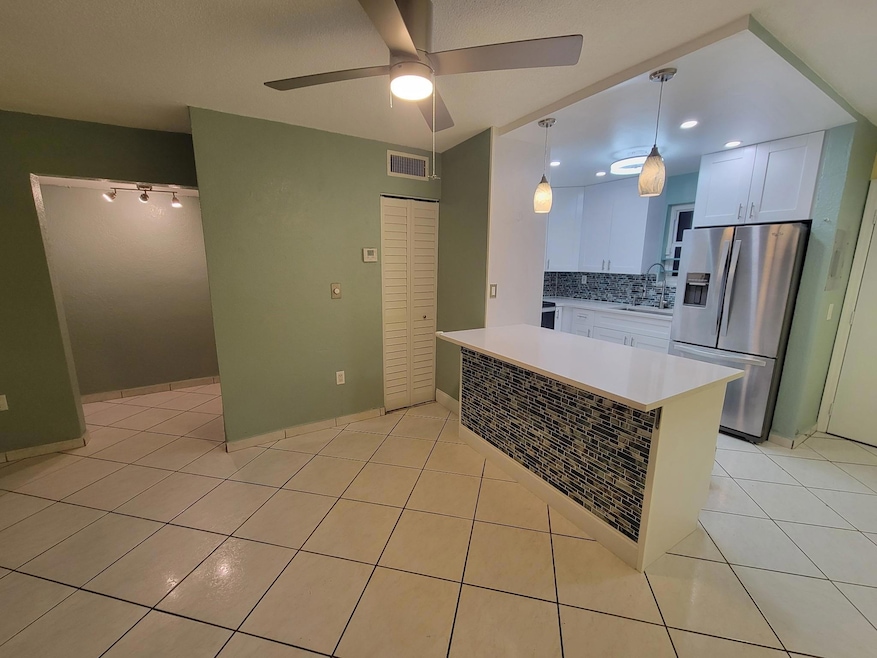 1890 W 56th St unit 1113, Hialeah, FL 33012 - photo 1