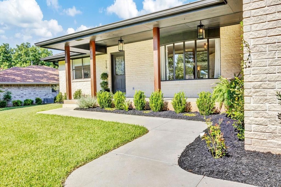 119 Edgewood Dr, Fredericksburg, TX 78624 - photo 1