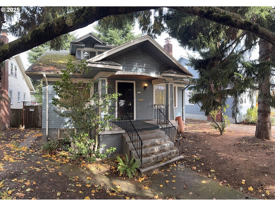 2212 SE Tamarack Ave, Portland, OR 97214 - photo 1