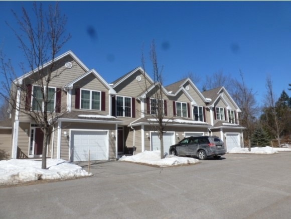 84 Pear Tree Ln, Newmarket, NH 03857 - photo 1