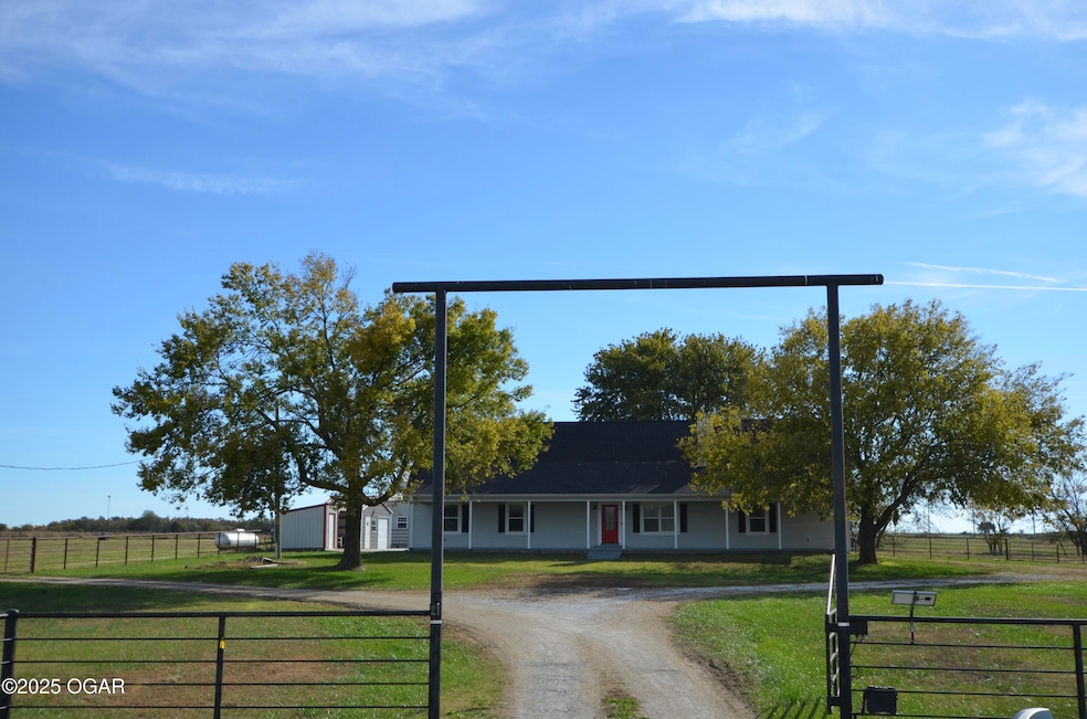 9A675516-FA5C-490C-96A4-D5B2D8DD5547_1_2