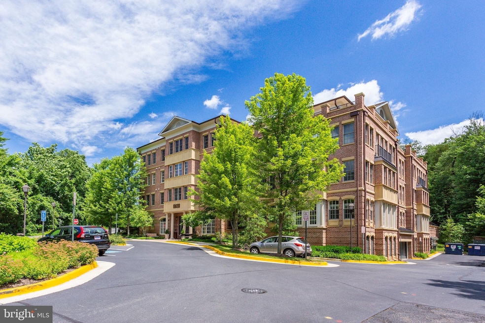 1781 Chain Bridge Rd unit 207, McLean, VA 22102 - photo 1