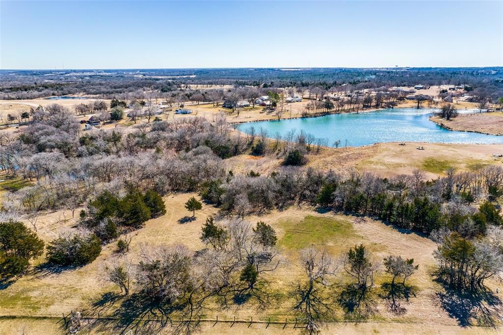 918 Lakewood Rd, Denison, TX 75020 - photo 1