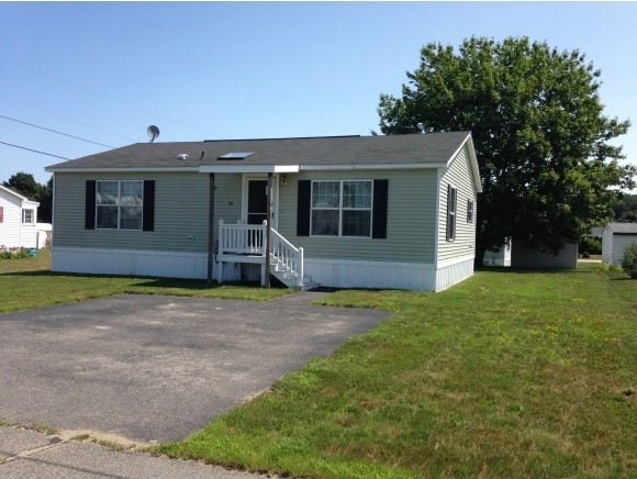 163 Staples St, Seabrook, NH 03874 - photo 1