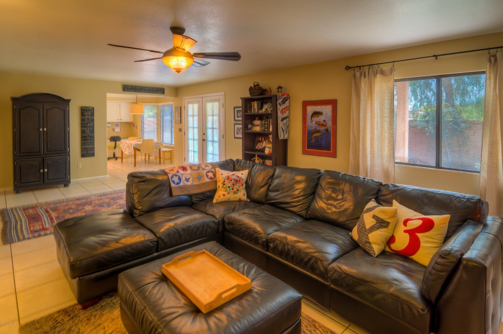 16 Family Room Photo a