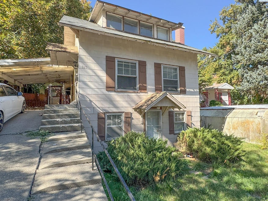 925 NE D St, Pullman, WA 99163 - photo 1