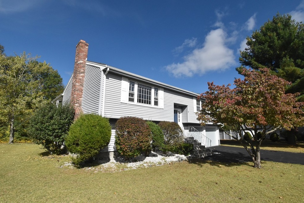 11 Honeysuckle Ln, Shrewsbury, MA 01545 - photo 1