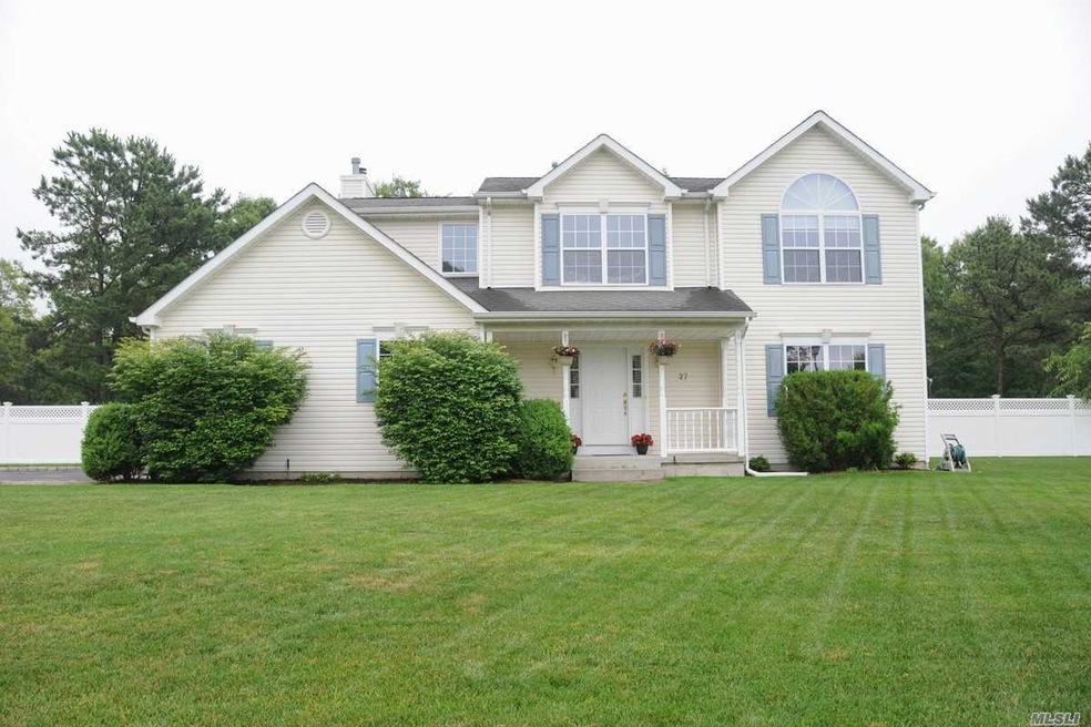 27 Jordan Dr, Medford, NY 11763 - photo 1