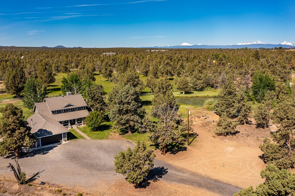 24055 Dodds Rd, Bend, OR 97701 - photo 1