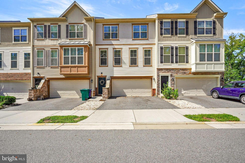 9016 Endicott Place, Lorton, VA 22079 - photo 1