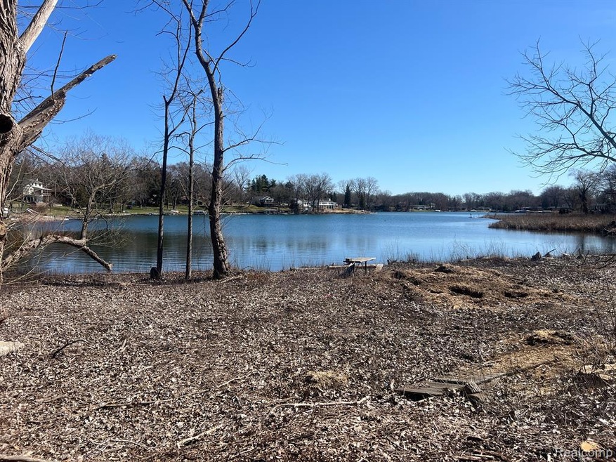 3404 Clintonville Rd, Waterford Township, MI 48329 MLS 20240007027