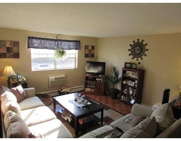 345 Hildreth St unit 21, Lowell, MA 01850 - photo 1