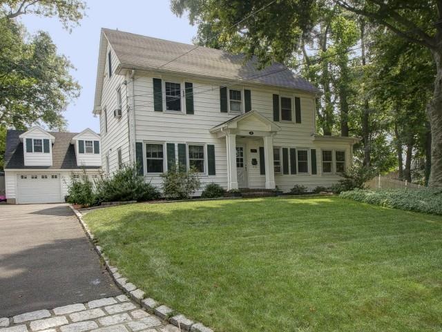 34 Bettswood Rd, Norwalk, CT 06851 - photo 1