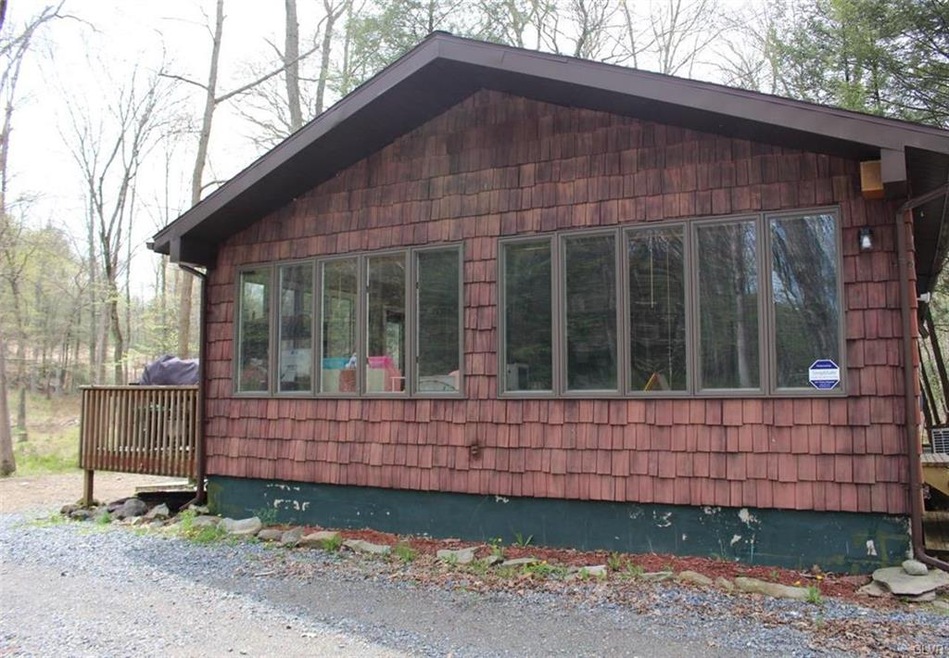 154 Sorrel St, Stroudsburg, PA 18360 - photo 1