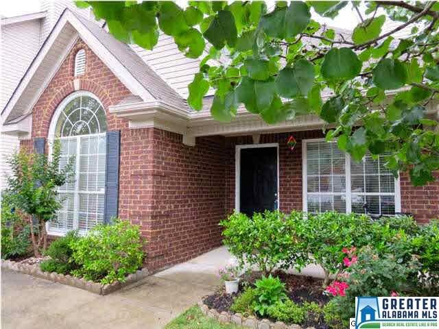 Great curb appeal to this charming 2BR/2BA home!
