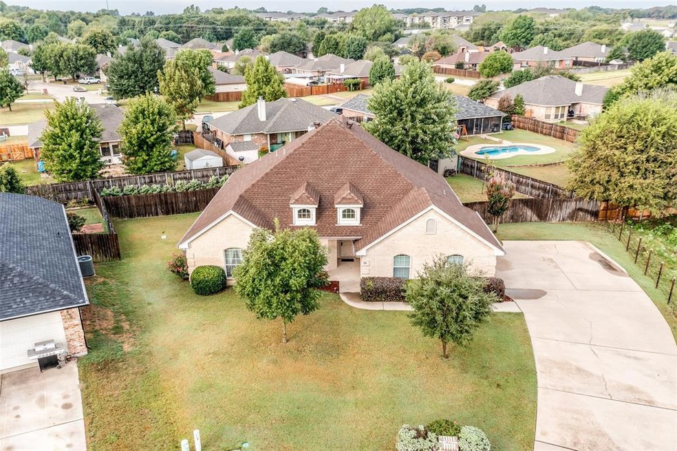 333 Wonder Oak Ct, Weatherford, TX 76085 - photo 1