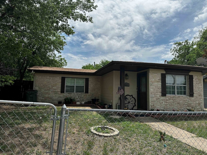 1007 E Live Oak St, Burnet, TX 78611 - photo 1