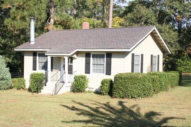 501 Jackson St W, Douglas, GA 31533 - photo 1
