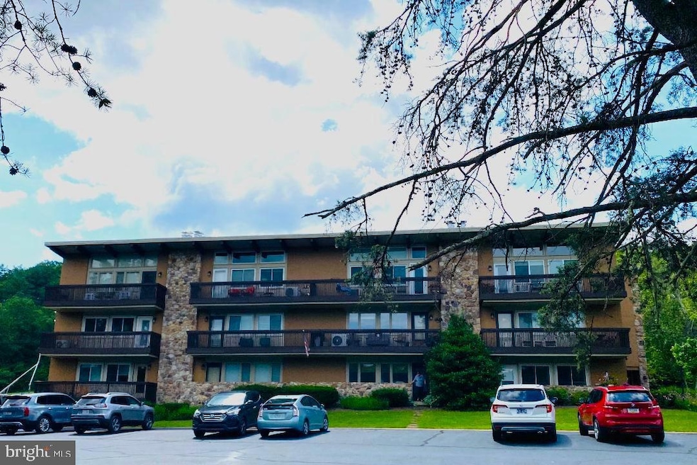 1814 #332 Fairway Dr, Basye, VA 22810 - photo 1