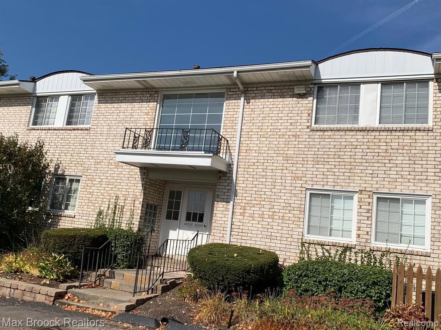 42303 Woodward Ave unit S1-2, Bloomfield Hills, MI 48304 - photo 1