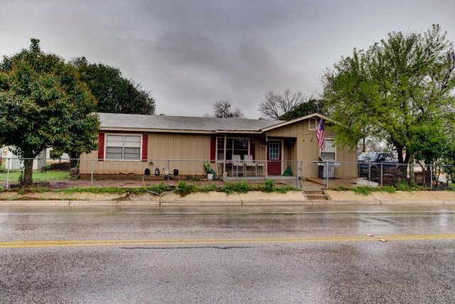 442 S Milam St, Fredericksburg, TX 78624 - photo 1