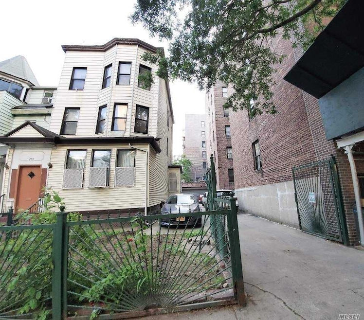 280 E 201st St, Bronx, NY 10458 - photo 1