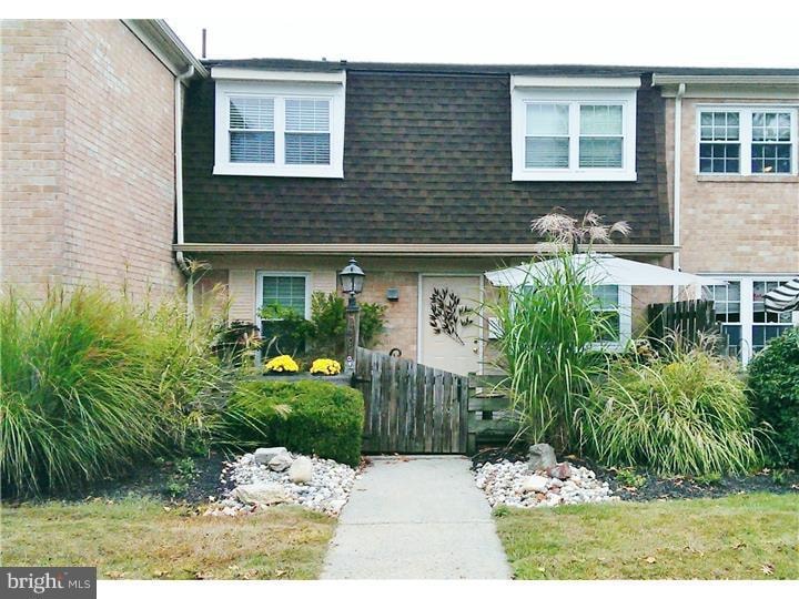 225 Arbour Ct, North Wales, PA 19454 - photo 1