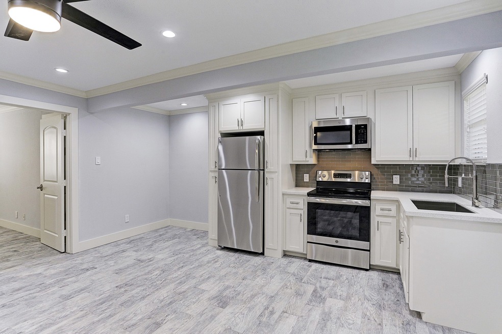 2023 Huldy St unit 12, Houston, TX 77019 - photo 1