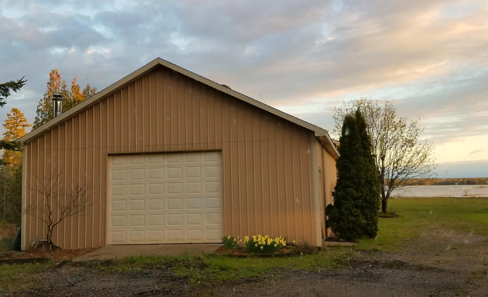 Waterfront Polebarn