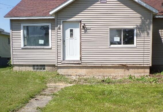 W606 Robert St, Menominee, MI 49858 - photo 1