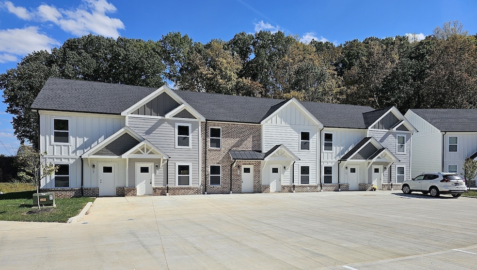 100 Henry Dr unit 609, Burns, TN 37029 - photo 1