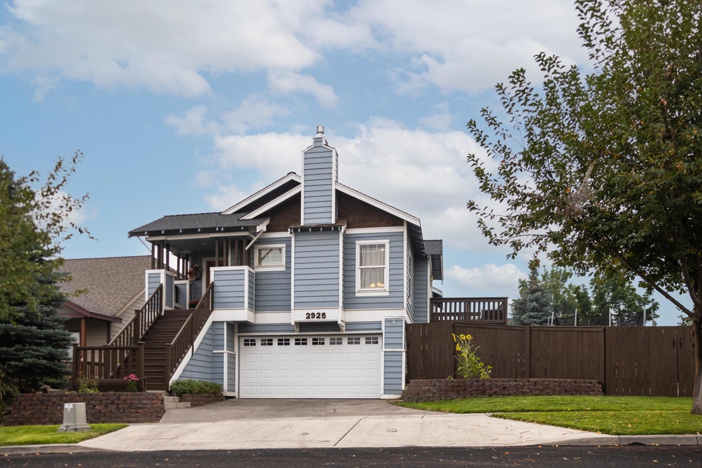 2925 NE Flagstone