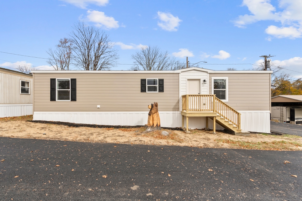 55 Sugar St unit 17A, Newtown, CT 06470 - photo 1