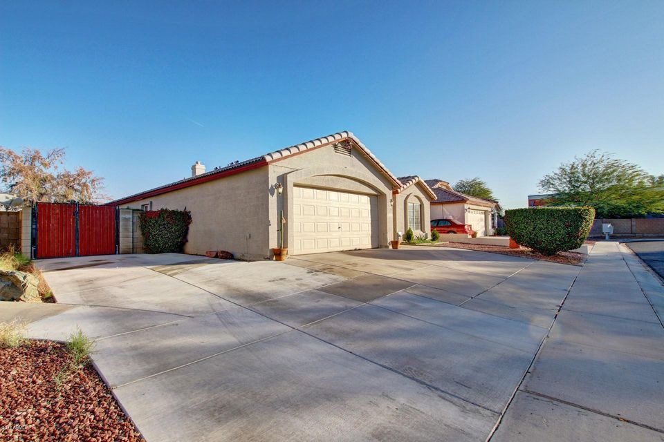 4382 W Golden Ln, Glendale, AZ 85302 - photo 1
