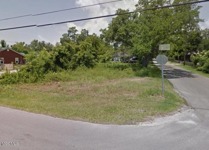 300 Ballentine St, Bay Saint Louis, MS 39520 - photo 1