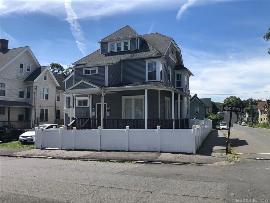 77 Chestnut Ave unit 1, Waterbury, CT 06710 - photo 1