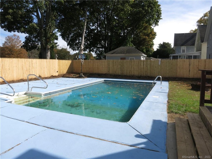 21 Russell Rd, Norwich, CT 06360 - photo 1