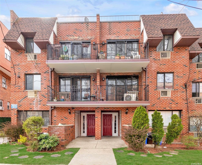 7146 163rd St unit 2, Fresh Meadows, NY 11365 - photo 1