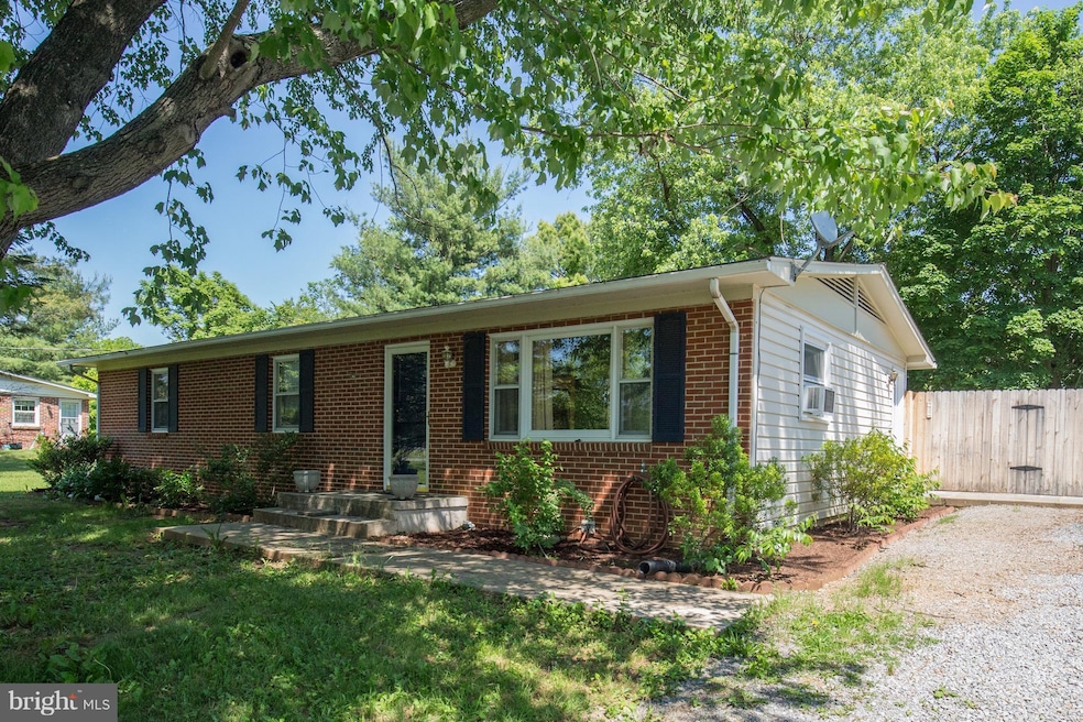 110 Crums Church Rd, Berryville, VA 22611 - photo 1