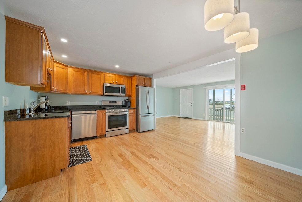 89 Ashworth Ave unit 7, Hampton, NH 03842 - photo 1