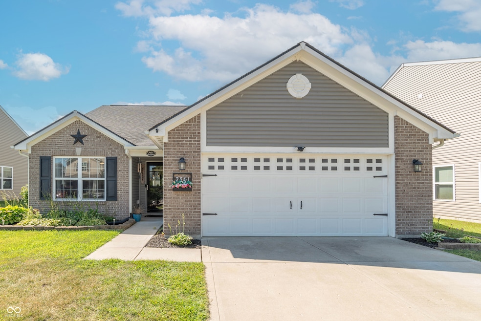 2941 W Hawanian Ln, Monrovia, IN 46157 - photo 1