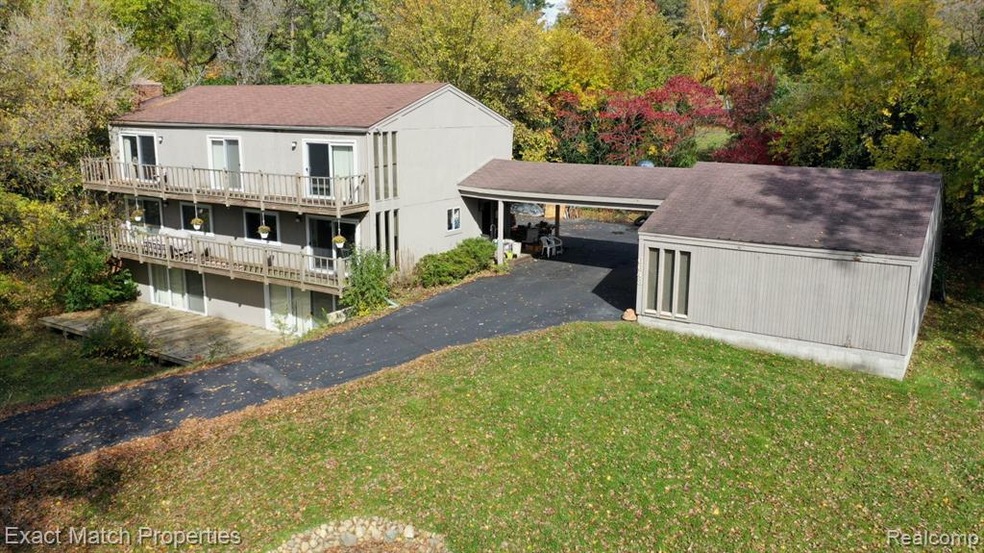Custom built 2 story in Meadowlake Farms