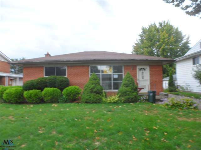 15746 Dugan St, Roseville, MI 48066 - photo 1